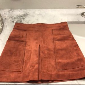 BCBGMAXAZRIA XS suede mini skirt